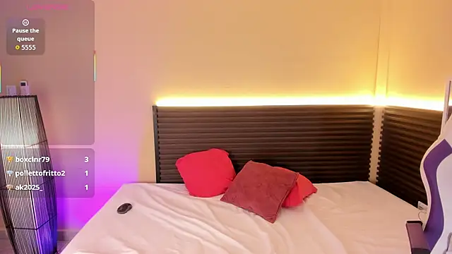 Lucy_Strong's cam snapshot