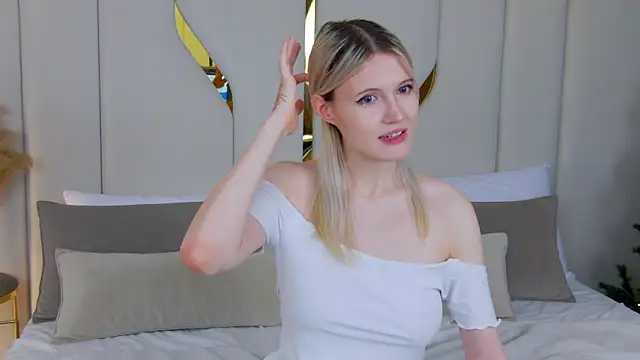 NellieLoyns's cam snapshot