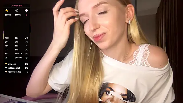 LaceDream's cam snapshot