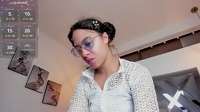 Hanna_Cornee_'s cam snapshot