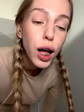 kira_mia live sex cam