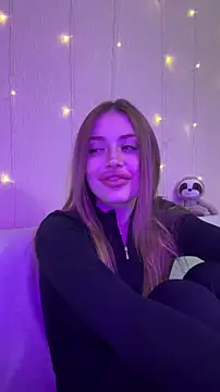 Elizabeth_Tay's cam snapshot