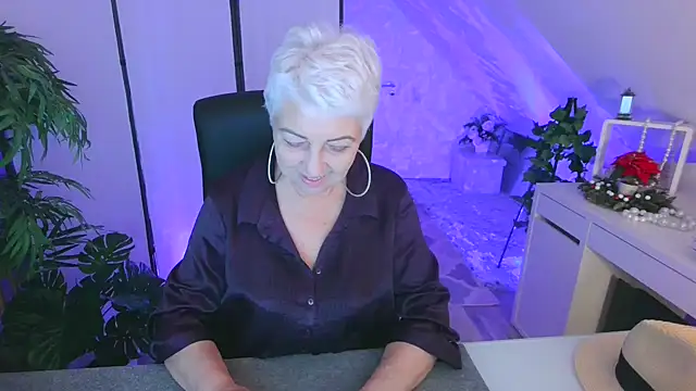 LovelyHelena's cam snapshot