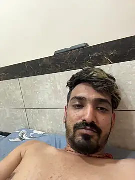 hornyguy271192 live sex cam