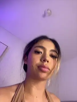 HoneyMollyX live sex cam