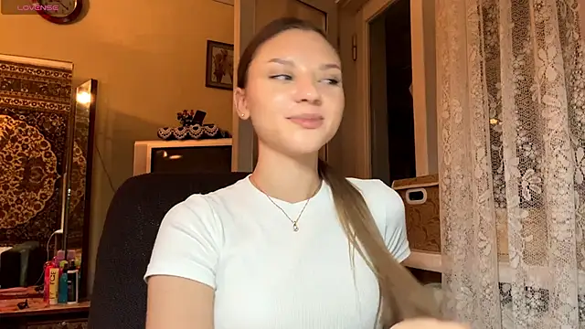 EnergeticMona's cam snapshot