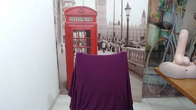 curly_greeneyed's cam snapshot