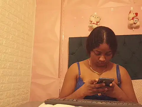 saniasex2025's cam snapshot