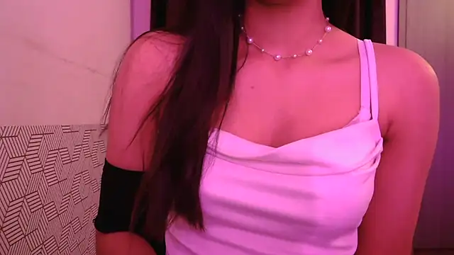 Tathiraa's cam snapshot