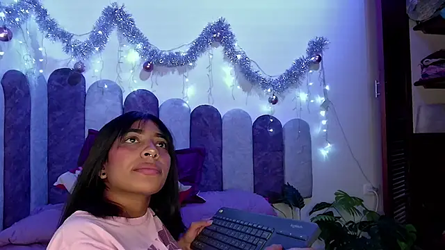 anais_tgn's cam snapshot