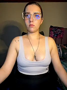 CoraVibes's cam snapshot