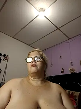 EllisW8's cam snapshot