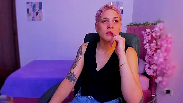 Charlee_pink's cam snapshot