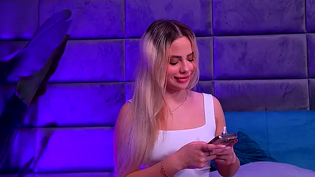 YssabelFox's cam snapshot