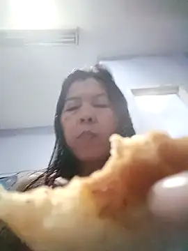 TropicalFlower's cam snapshot