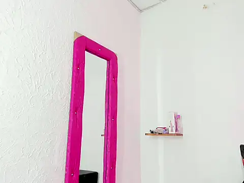 lesly_snyder's cam snapshot