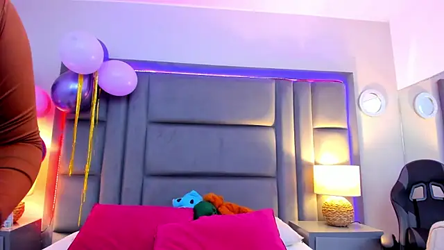 GabyMoreau's cam snapshot