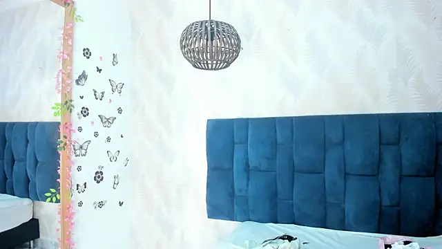 Victoria_Coleman's cam snapshot