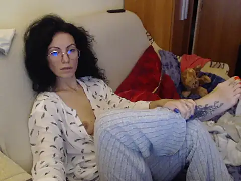 Emmatoo's cam snapshot