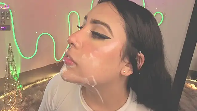 ashlynnlowe_'s cam snapshot