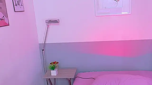 cutepetitee's cam snapshot