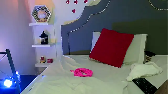 pocahontamoon's cam snapshot