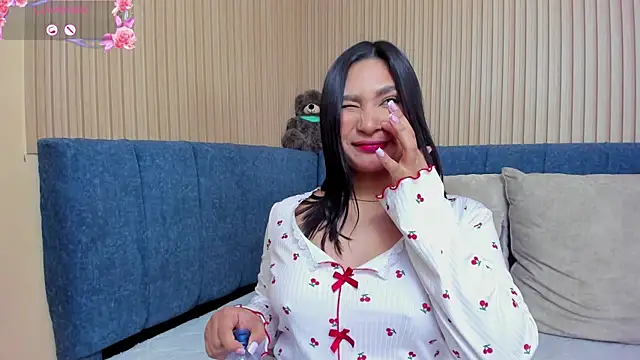 angel_ponce's cam snapshot