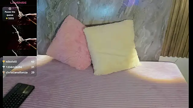 Kate_owens2's cam snapshot