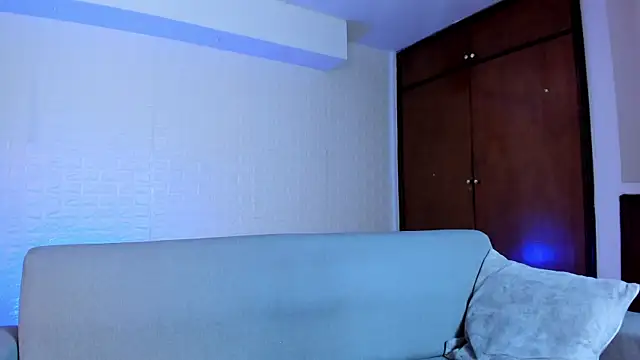 Saara_Corraless's cam snapshot