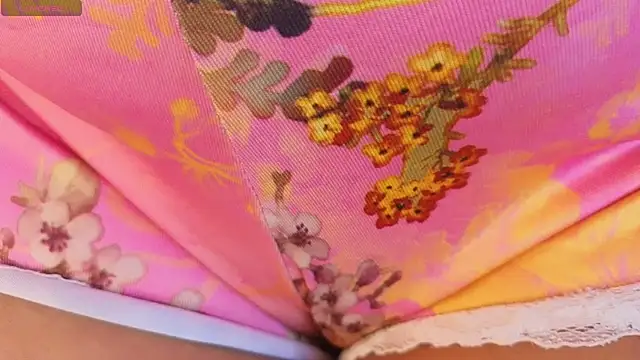 Emy_leon's cam snapshot