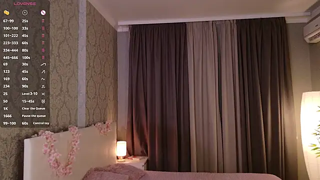 little_poetryyy's cam snapshot