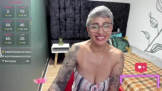 Charlotte__Gray's cam snapshot