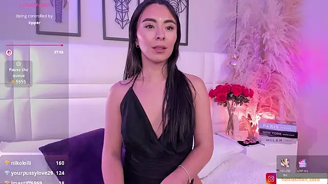 Viollet_xoxo's cam snapshot