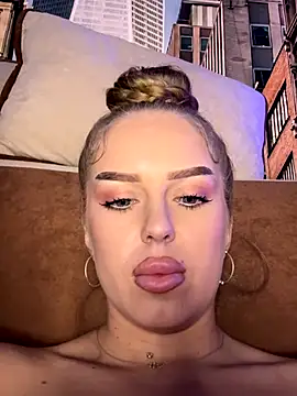 AubrieleRouj1's cam snapshot