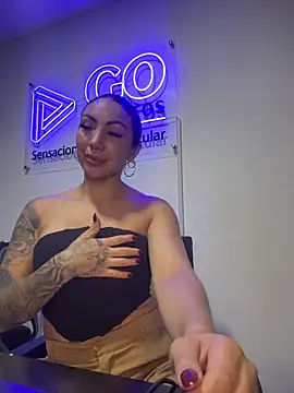 Sarahlove_90's cam snapshot