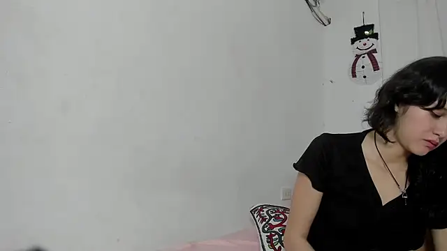 Laura_and_Kevin's cam snapshot