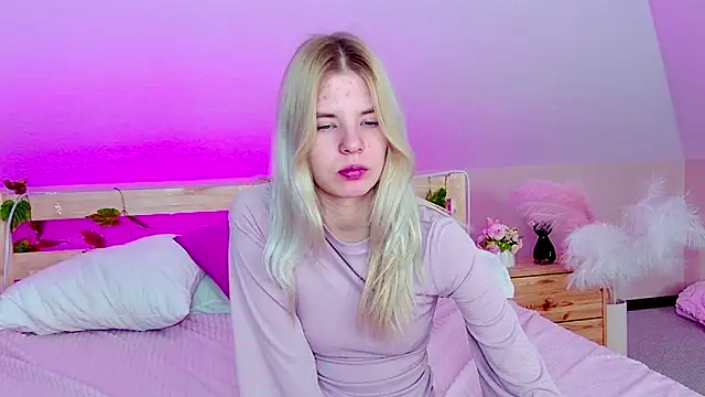 Erica_Elnak's cam snapshot