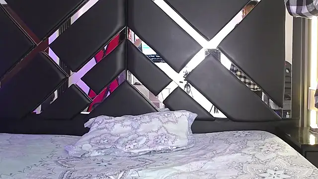 oblivionlove's cam snapshot