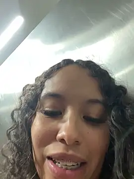 MarieLeon's cam snapshot