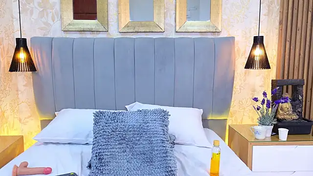 Tifany_boobsgb's cam snapshot