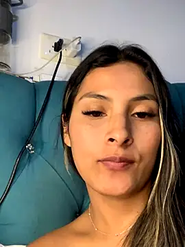 Cami_Leon2's cam snapshot