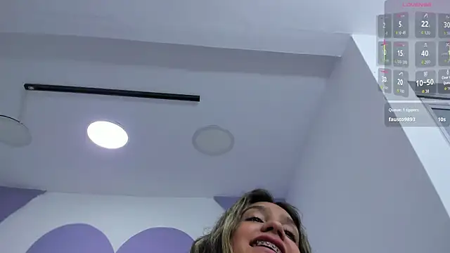 aniie_princess_18's cam snapshot