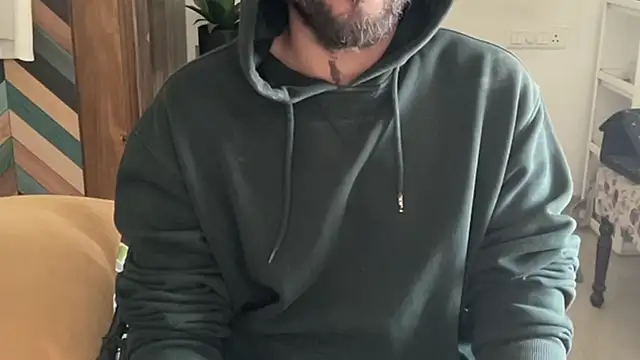 MakeMeAwareAah's cam snapshot