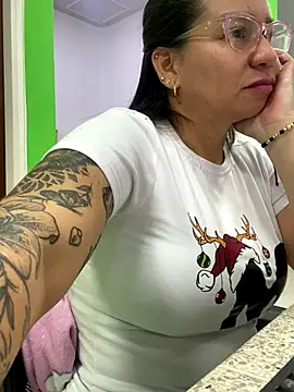 HealingHoney's cam snapshot