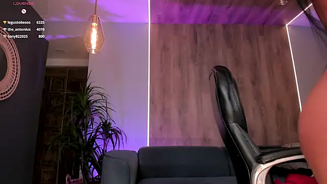 MileyCruz_'s cam snapshot