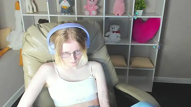 ElizabethHarpper's cam snapshot