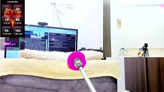 Paulina_Davis_'s cam snapshot