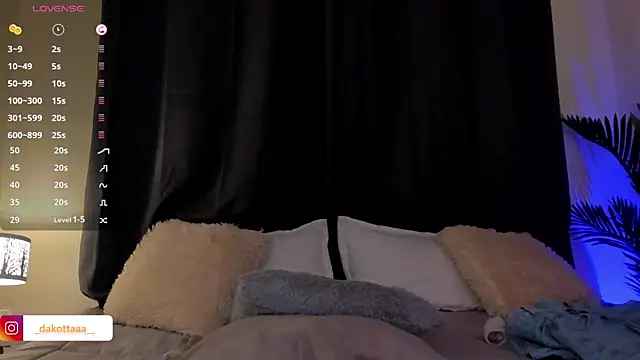 dakottaa_'s cam snapshot