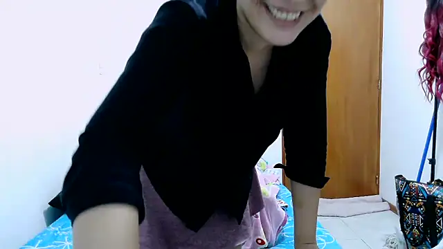 luxandracon23's cam snapshot