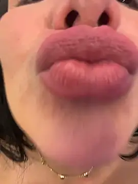 carol_latina13's cam snapshot